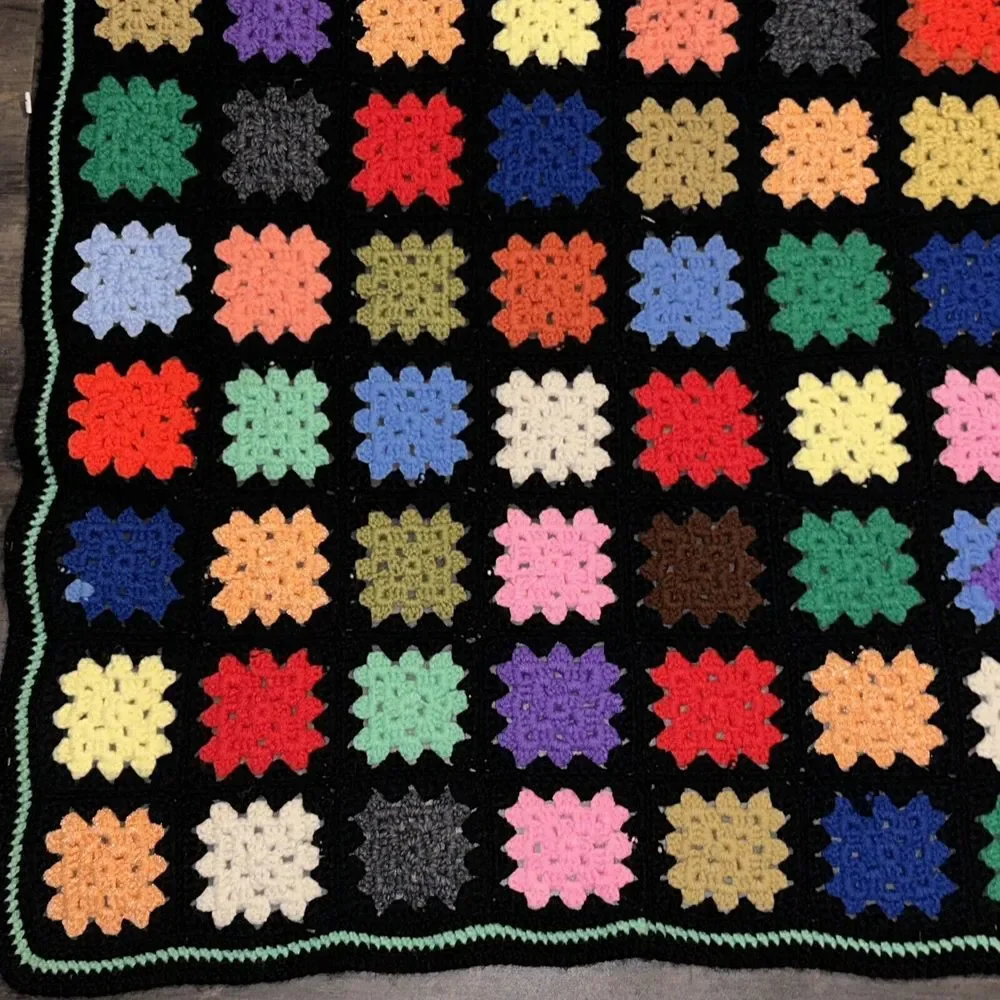 Vtg Granny Square Afghan Crochet Baby Blanket Roseanne 3'x4'‎ Small A1